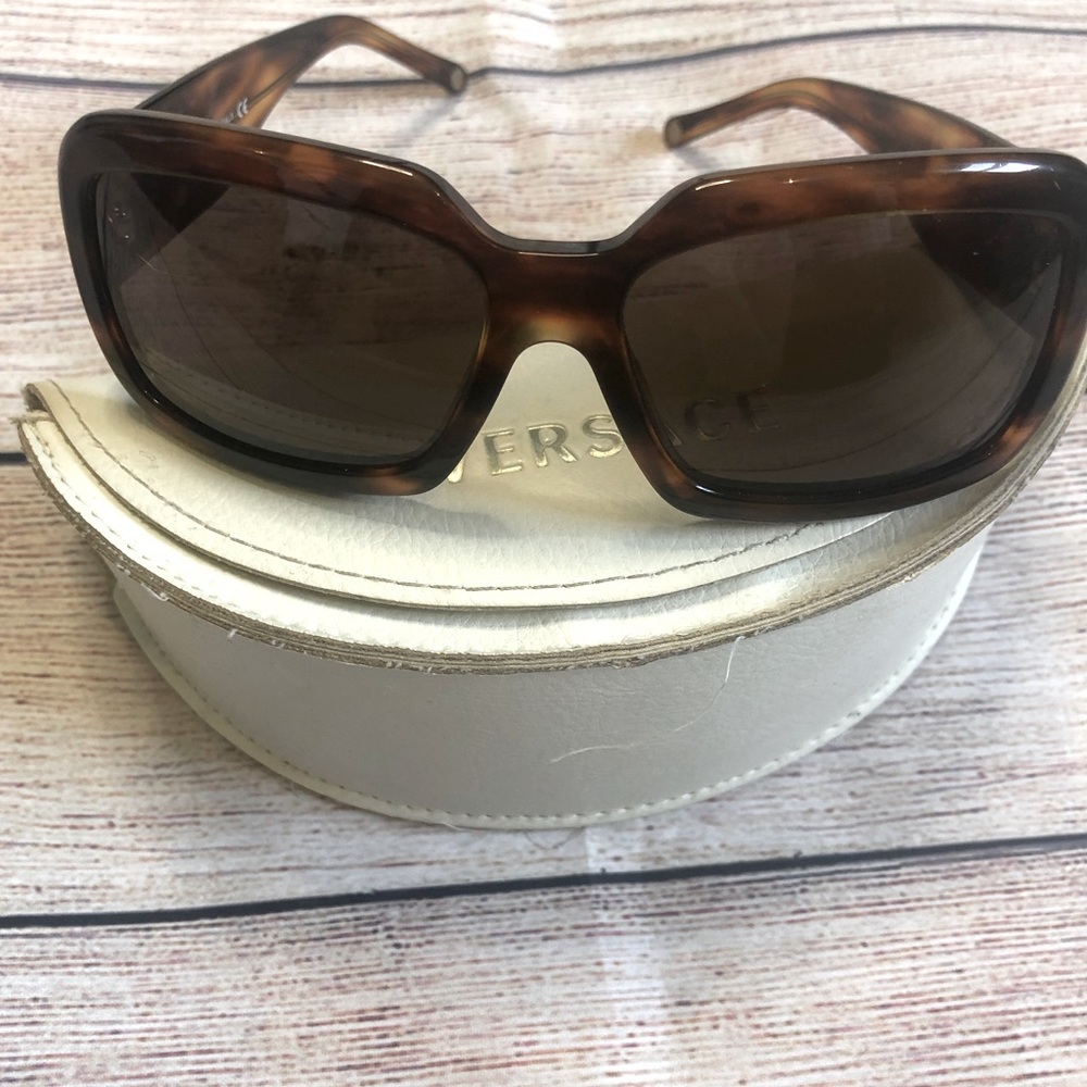 Authentic VERSACE tortoise shell sunglasses - Picture 2 of 9